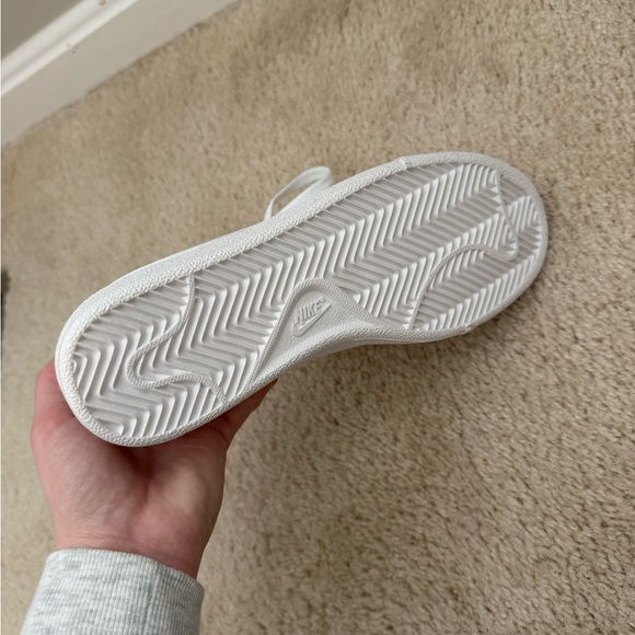 White Nike Casual Sneakers - Picture 4 of 4